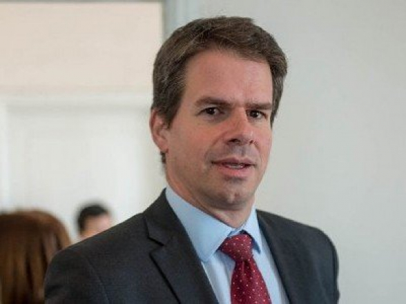 «Ինձ համար սա չափազանց դժվար է». Ֆրանսիայի դեսպանը հայերեն է սովորում